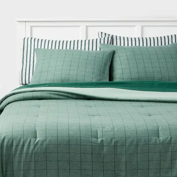 7pc Queen Comforter and Sheet Set Emerald Green – Room Essentials™