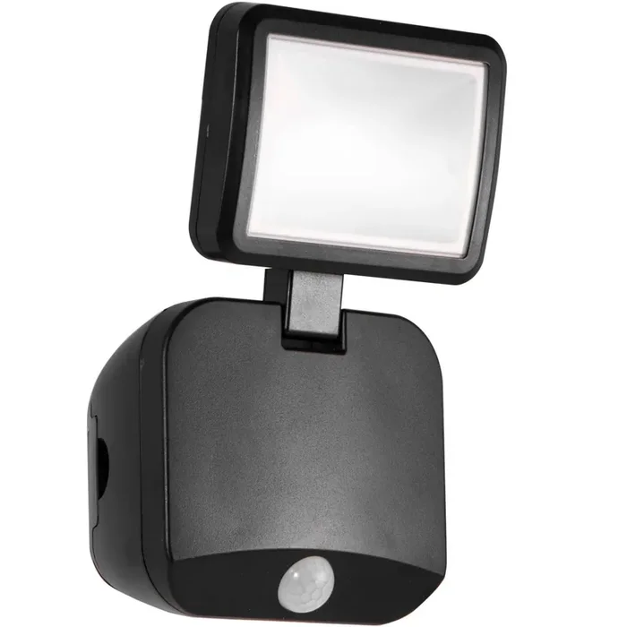 Energizer 250 Lumens Outdoor LED Motion Sensing Single Head Security Outdoor Wall Light Black