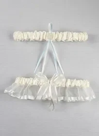 Ivy Lane Design Simplicity Garter Set