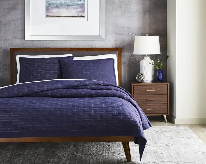 Origin 21 Navy Solid Full/Queen Quilt Microfiber with ( Cotton Fill )